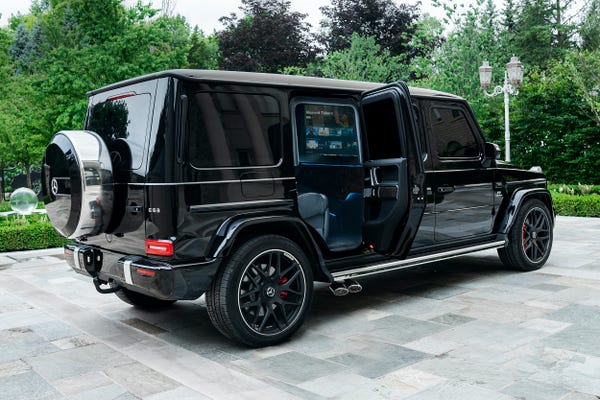 bao justin bieber surprised everyone when he gave his mother a mercedes amg g wagen limo for her birthday and made her dream come true 65393112940c5 Justin Bieber Surprised Everyone When He Gave His Mother A Mercedes-amg G-wagen Limo For Her Birthday And Made Her Dream Come True.