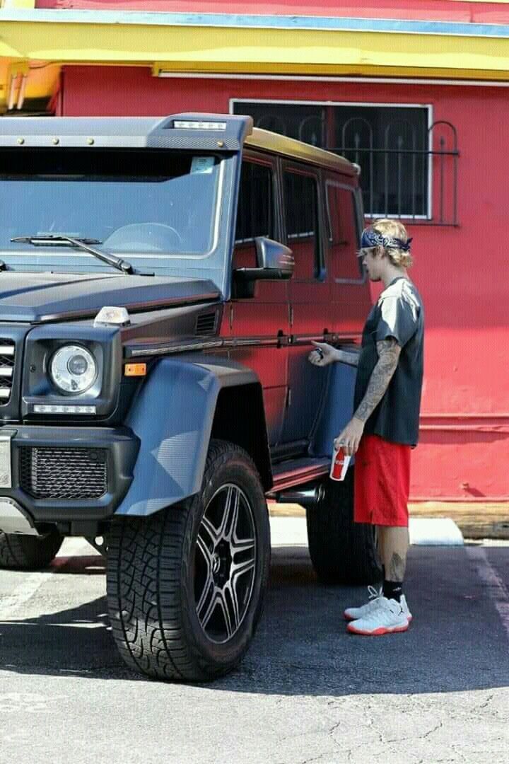 bao justin bieber surprised everyone when he gave his mother a super rare high end brabus and made her dream come true on her birthday 652adf44a12ca Justin Bieber Surprised Everyone When He Gave His Mother A Super Rare High-end Brabus And Made Her Dream Come True On Her Birthday.