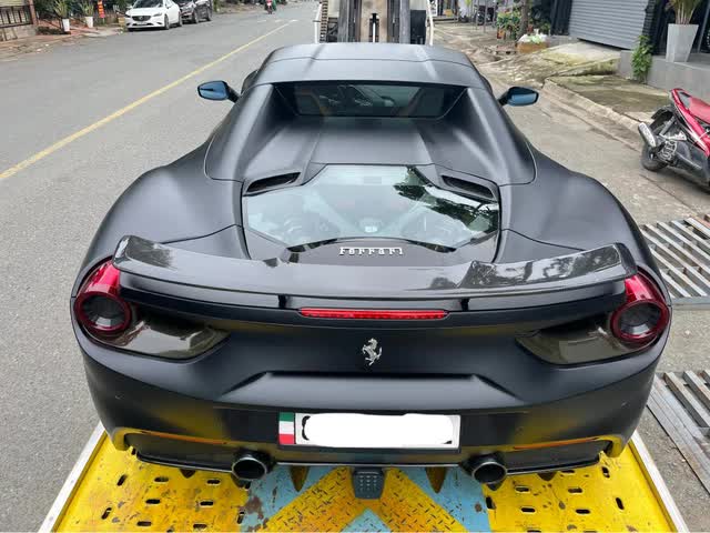 bao justin bieber surprised everyone when he gave his wife a ferrari spider on the occasion of her first child 6539626a690cf Justin Bieber Surprised Everyone When He Gave His Wife A Ferrari 488 Spider On The Occasion Of Her First Child.