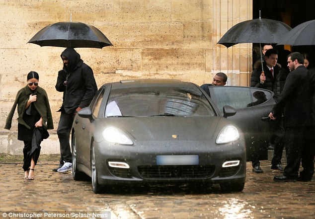 bao kanye west surprised everyone when he reconnected with his old love with his ex wife by giving him a porsche and casually going to watch a soccer match together 652eeccd5674c Kanye West Surprised Everyone When He Reconnected With His Old Love With His Ex-wife By Giving Him A Porsche 911 And Casually Going To Watch A Soccer Match Together.