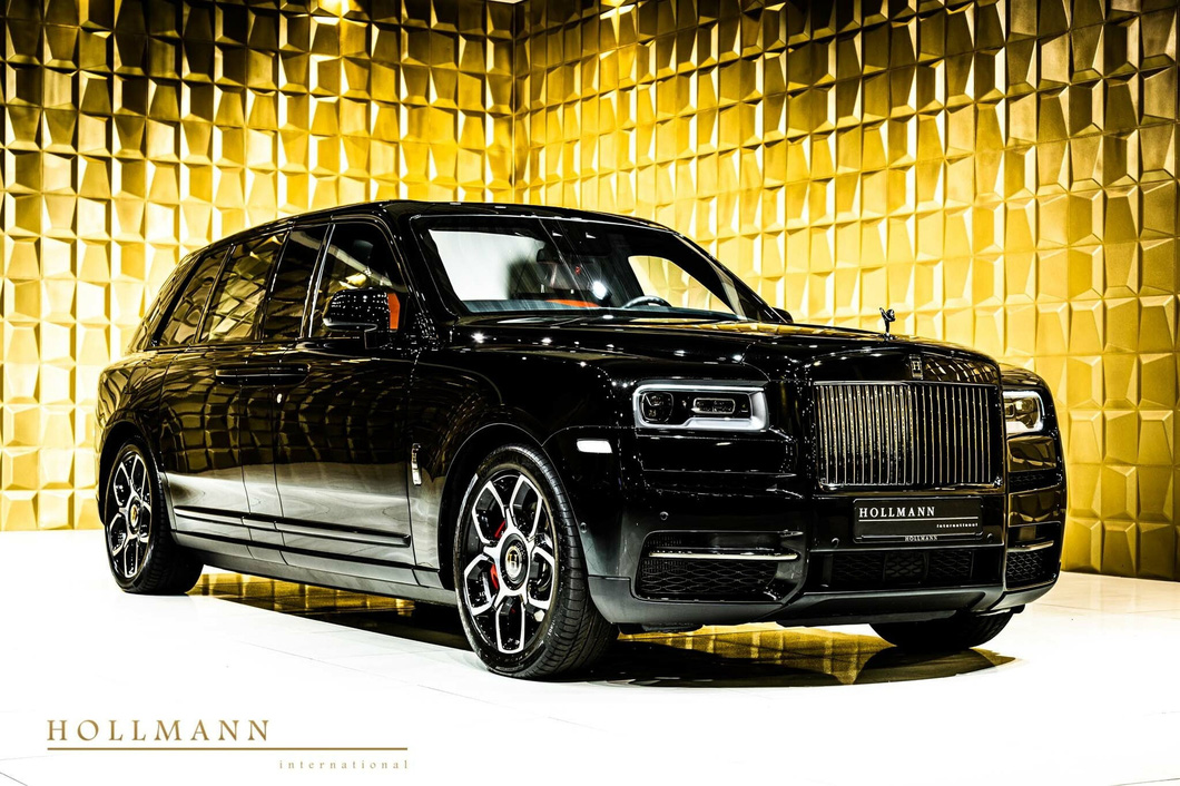 bao kanye west surprised the whole world when he suddenly gave his best friend travis scott a rolls royce cullinan supercar as a thank you for helping him overcome recent difficulties 65281e1558537 Kanye West Surprised The Whole World When He Suddenly Gave His Best Friend Travis Scott A Rolls-royce Cullinan Supercar As A Thank You For Helping Him Overcome Recent Difficulties.