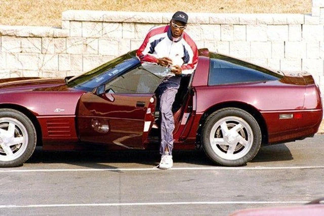 bao michael jordan attracted the world s attention when revealing that his beloved car collection was the second most expensive in the world 652baf540e878 Michael Jordan Attracted The World's Attention When Revealing That His Beloved Car Collection Was The Second Most Expensive In The World.