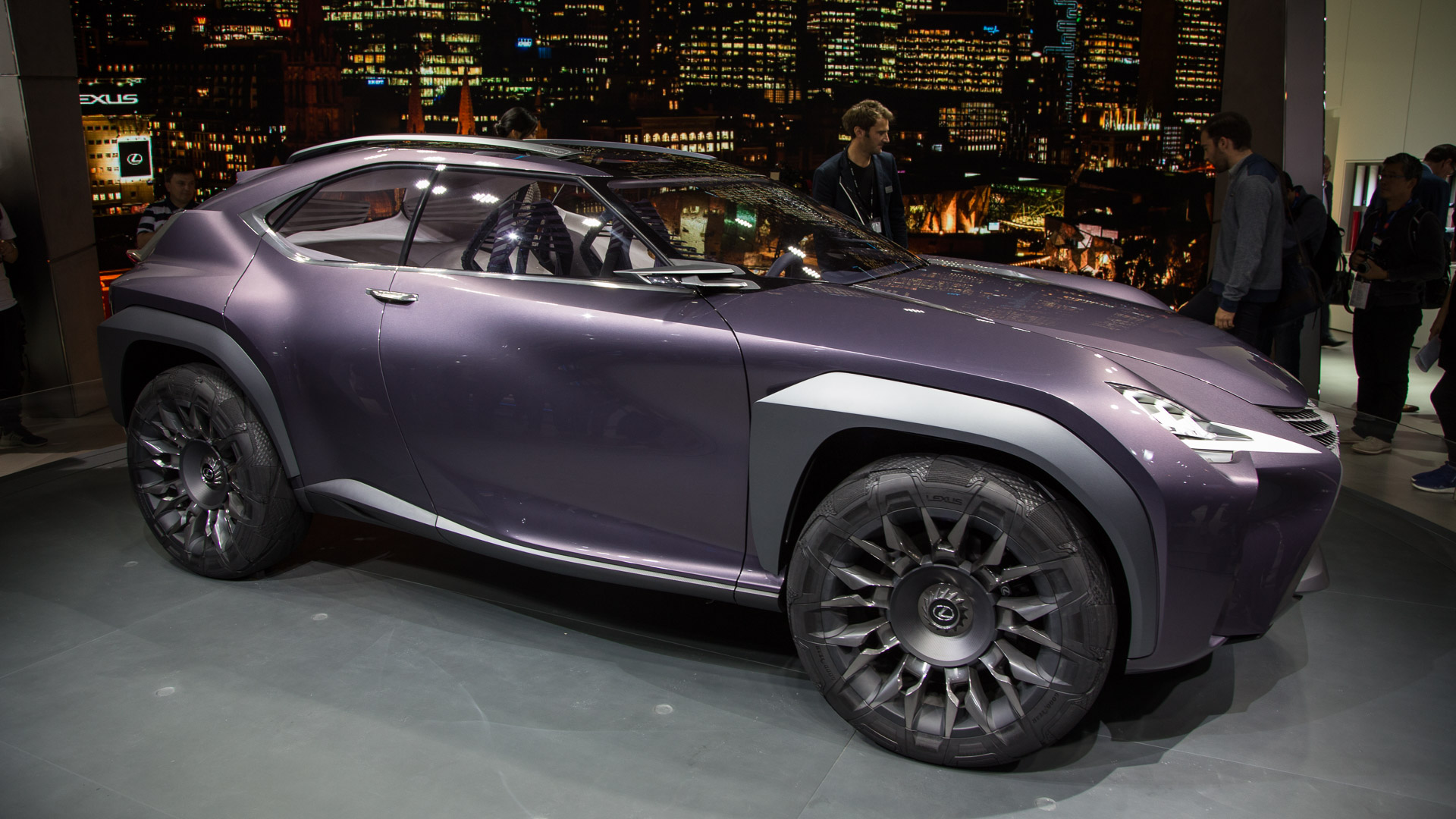 bao michael jordan surprised the whole world when he silently gave his wife a lexus ux concept on her birthday 652fb3963e5f3 Michael Jordan Surprised The Whole World When He Silently Gave His Wife A Lexus Ux Concept On Her Birthday