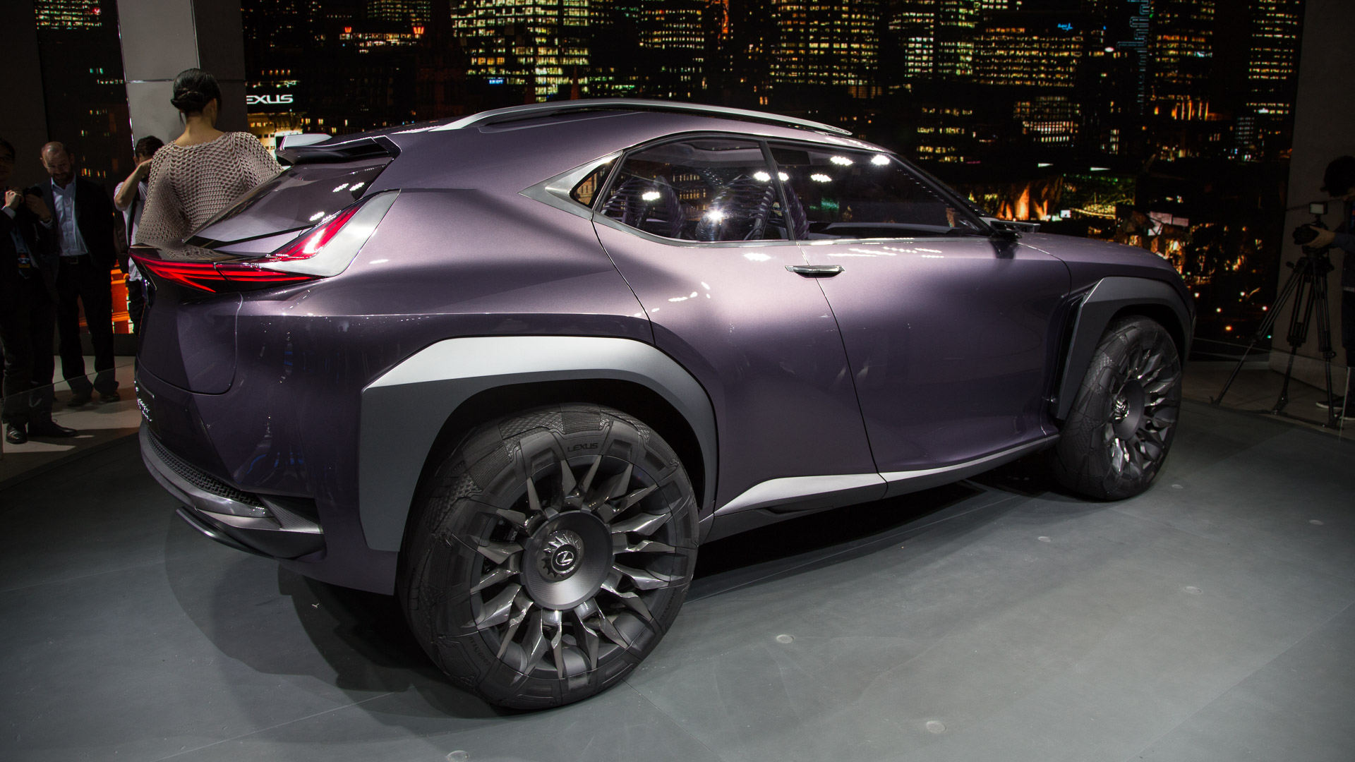 bao michael jordan surprised the whole world when he silently gave his wife a lexus ux concept on her birthday 652fb3981a419 Michael Jordan Surprised The Whole World When He Silently Gave His Wife A Lexus Ux Concept On Her Birthday