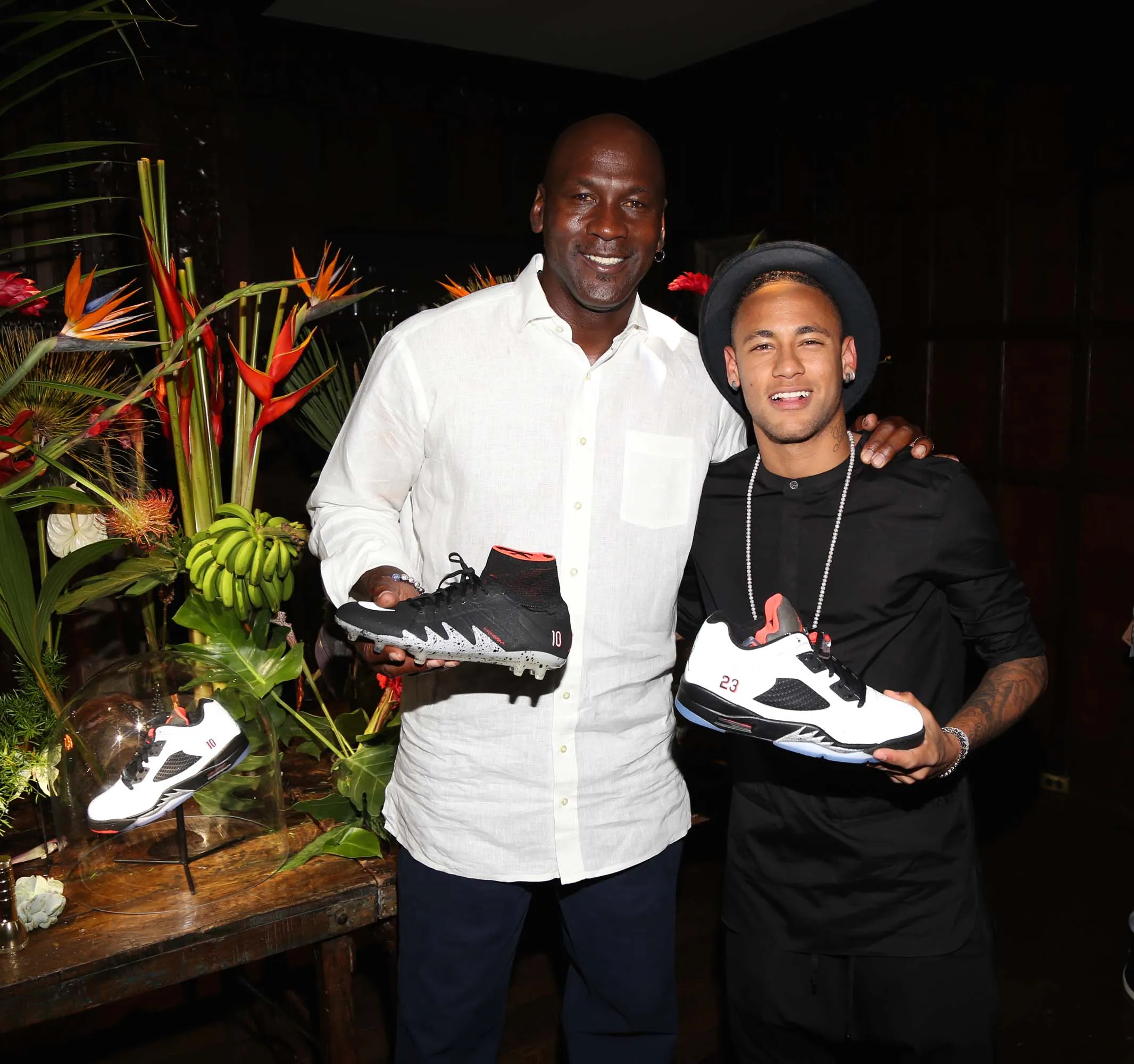 bao michael jordan surprised the world when giving neymar jr a pair of limited edition shoes for the birth of his daughter 6526a14c429f1 Michael Jordan Surprised The World When Giving Neymar Jr A Pair Of Limited Edition Shoes For The Birth Of His Daughter