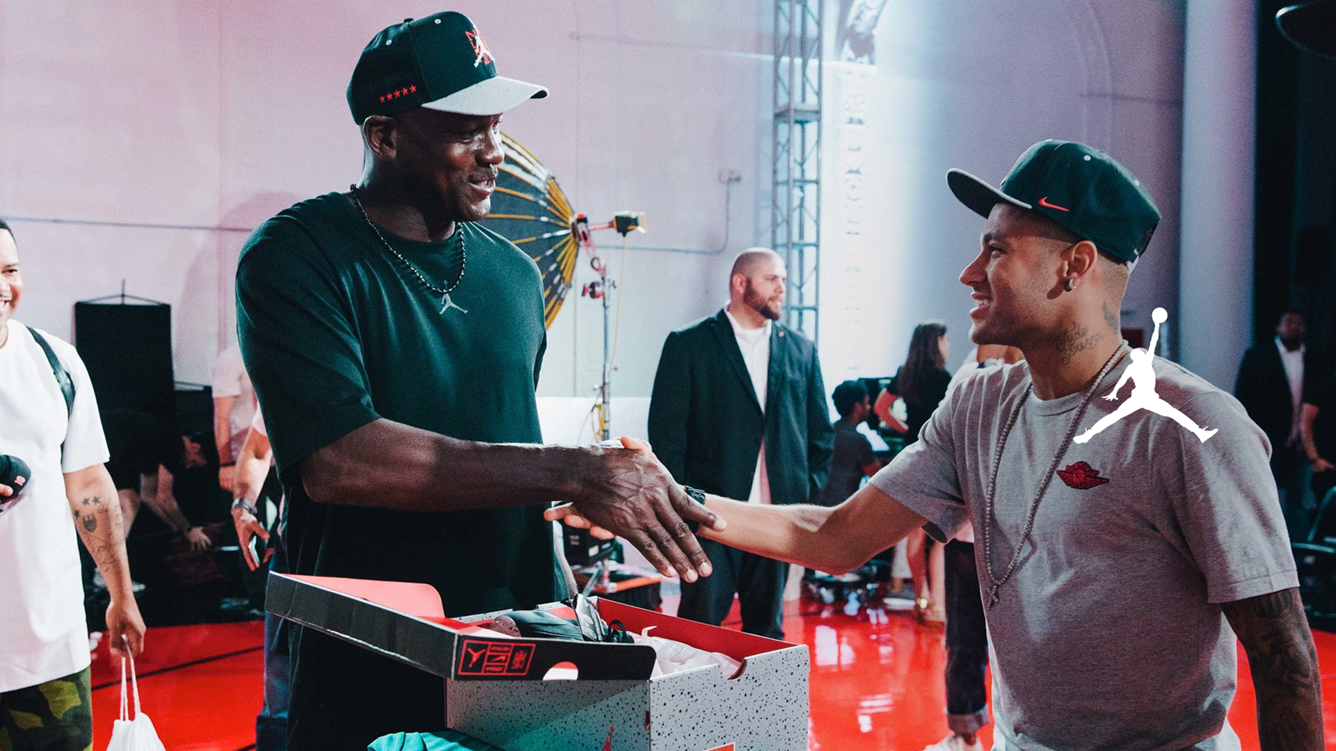 bao michael jordan surprised the world when giving neymar jr a pair of limited edition shoes for the birth of his daughter 6526a14f1c762 Michael Jordan Surprised The World When Giving Neymar Jr A Pair Of Limited Edition Shoes For The Birth Of His Daughter