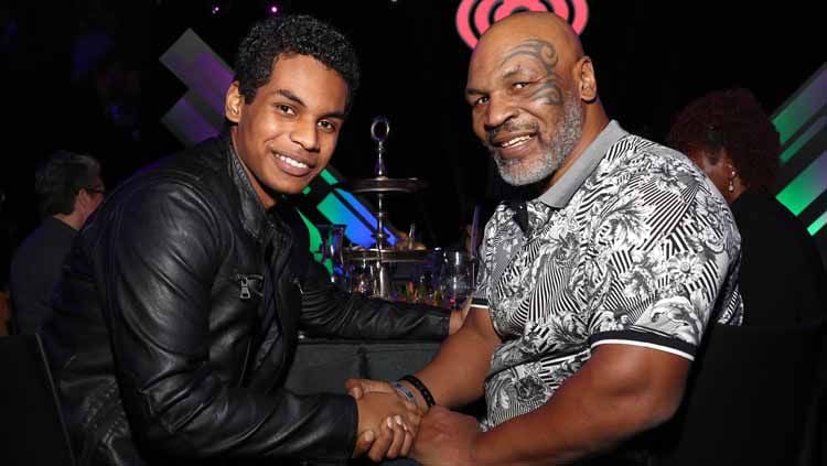 bao mike tyson surprised everyone when he gave miguel leon tyson a lamborghini aventador to congratulate his son on realizing his dream of becoming a professional boxer like his father 653959f5291ac Mike Tyson Surprised Everyone When He Gave Miguel Leon Tyson A Lamborghini Aventador To Congratulate His Son On Realizing His Dream Of Becoming A Professional Boxer Like His Father.