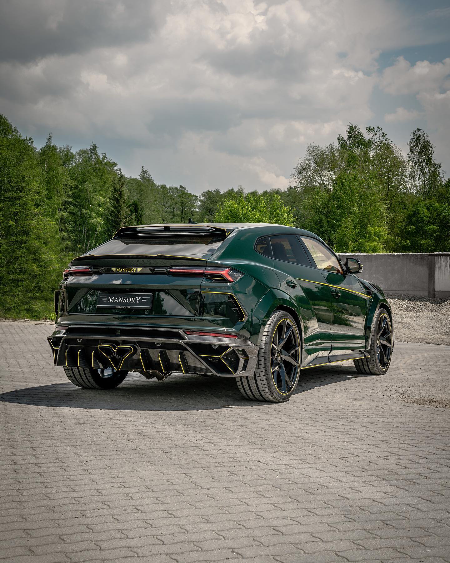 bao mike tyson surprised the world when he gave his son a super rare lamborghini urus mansory when his son won his first ufc title 6532927f8f748 Mike Tyson Surprised The World When He Gave His Son A Super Rare Lamborghini Urus Mansory When His Son Won His First Ufc Title.