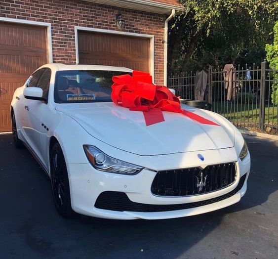 bao mike tyson surprised the world when he gave his vegetable caretaker a maserati ghibli and made his dream come true 652add73948c8 Mike Tyson Surprised The World When He Gave His Vegetable Caretaker A Maserati Ghibli And Made His Dream Come True.