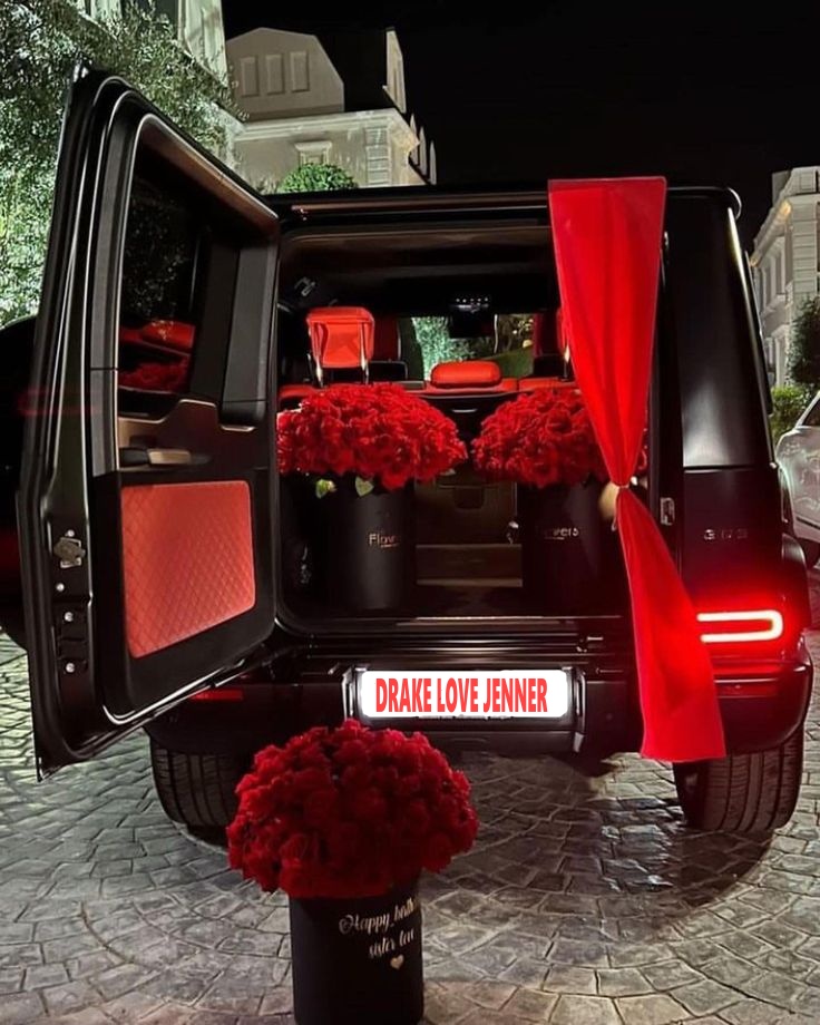 bb0de1fcbc84b8cd12b4a96ec574c7ac What Few People Know Is That Drake Surprised The Whole World When He Gave Kylie Jenner A Mercedes-amg G63 Car Filled With Roses To Express His Love For Her.