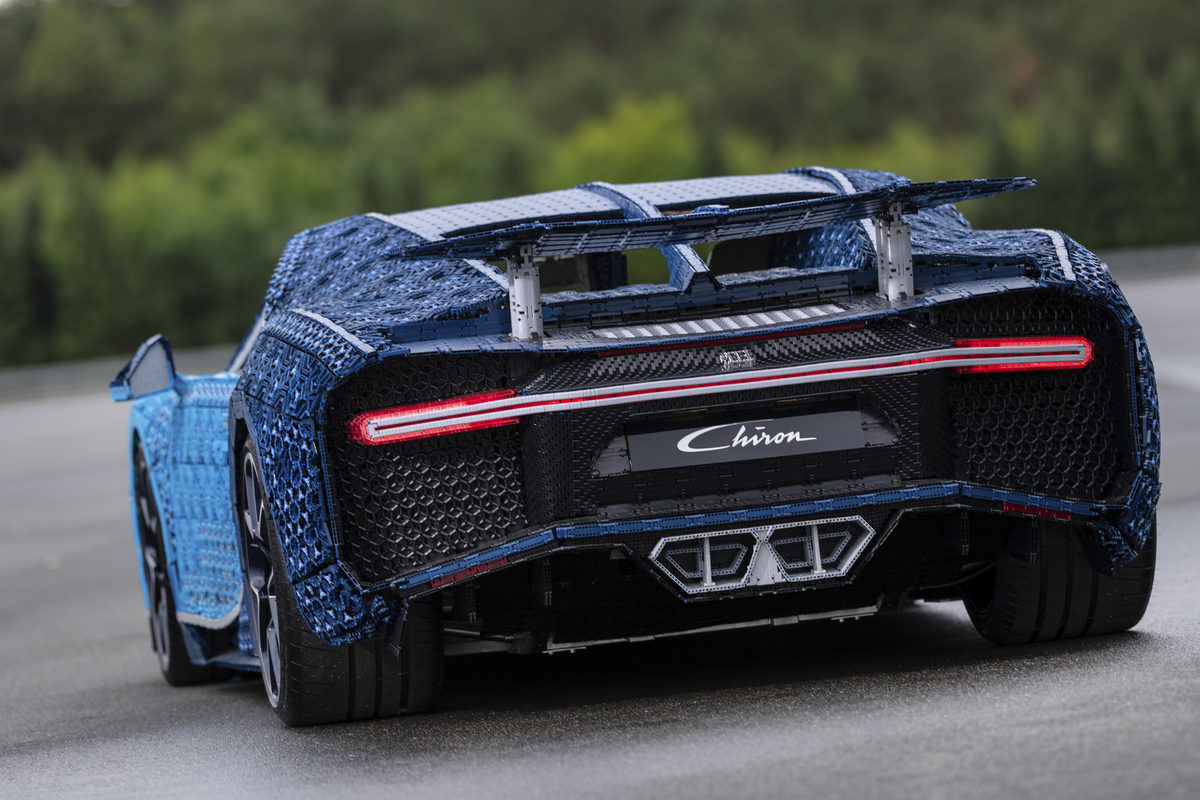 lamtac bugatti shows its class by using more than a million lego pieces to create a working bugatti chiron that can accelerate to mph 6540af6955afe Bugatti Shows Its Class By Using More Than A Million Lego Pieces To Create A Working Bugatti Chiron That Can Accelerate To 12 Mph