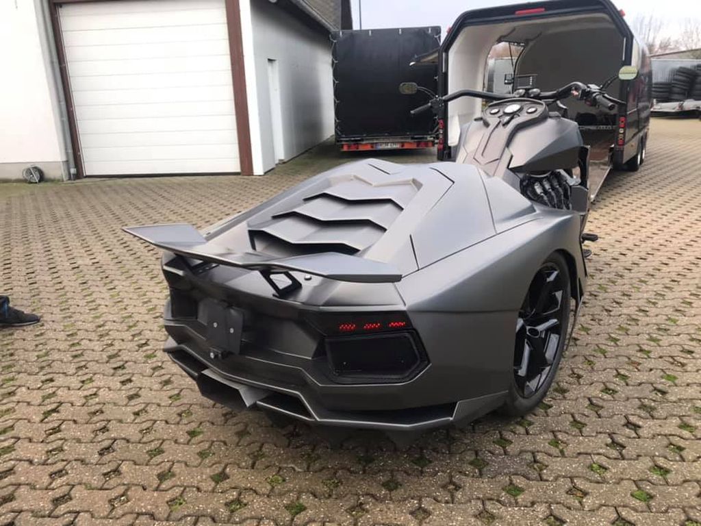 lamtac close up of the world s most weird three wheeled super cow lamborghini aventador using corvette engine 6536542730027 Close-up Of The World's Most "Weird" Three-wheeled "Sᴜper Cow", Laмborghιnι Aventadoɾ Using CorveTte Engine