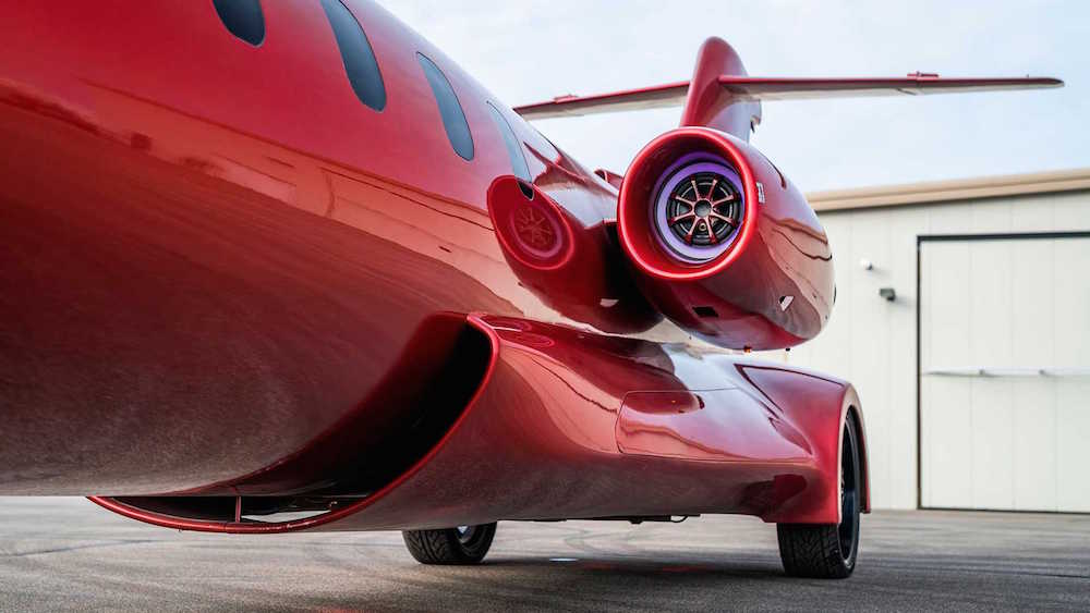 lamtac discover a learjet converted into a street legal luxury limousine complete with a bar inside 6540b49a65977 Dιscover A Learjet Converted InTo A STreeT-Legal Luxury Limoᴜsine, ComρleTe With A Bar Inside