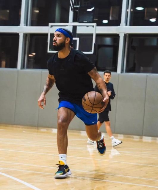 Drake Is Practicing Basketball At The University Of Houston In Preparation For An Exhibition Match 217 likhoa drake is practicing basketball at the university of houston in preparation for an exhibition match 6522247a74395 Drake Is Practicing Basketball At The University Of Houston In Preparation For An Exhibition Match