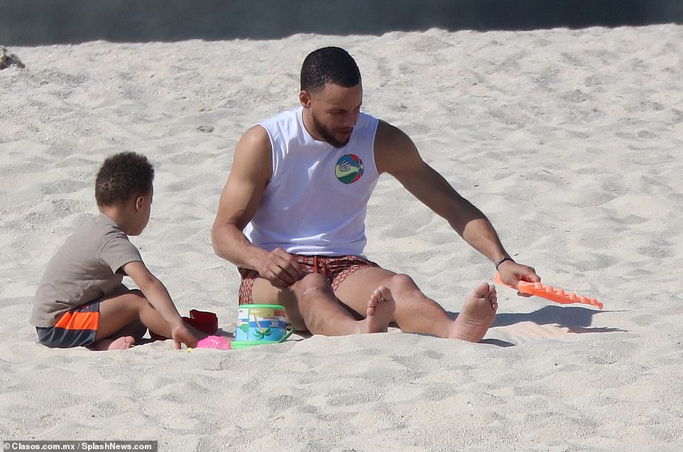 likhoa ayesha curry enjoys a family vacation with husband stephen curry and their three year old son canon in mexico 653665a20fab6 Ayesha Curry Enjoys A Family Vacation With Husband Stephen Curry And Their Three-year-old Son Canon In Mexico