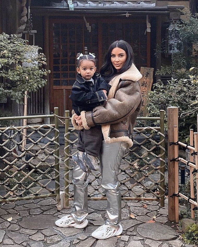 likhoa chicago west hilariously calls out kim kardashians cooking in mothers day card 6533a0be3d89e Chicago West Hilariously Calls Out Kim Kardashian’s Cooking In Mother’s Day Card