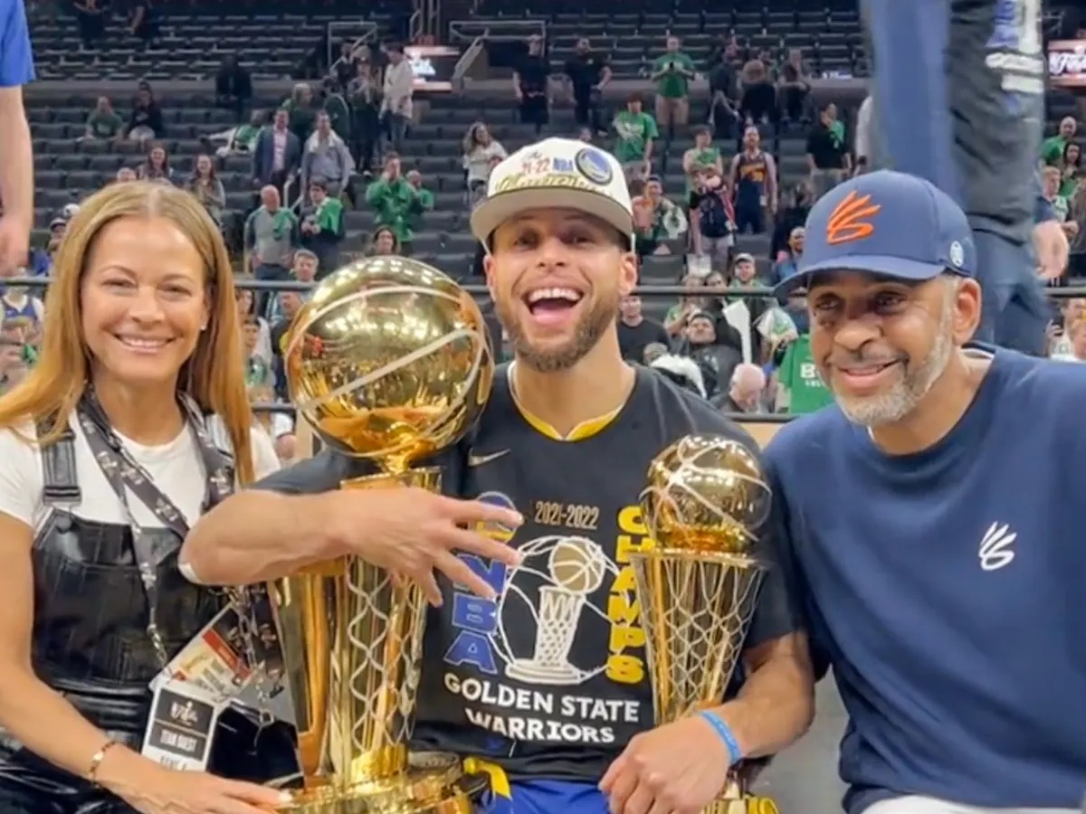 likhoa dell curry and sonya curry celebrate stephen curry s th nba championship 65338eeb62b0c Dell Curry And Sonya Curry Celebrate Stephen Curry's 4th Nba Championship