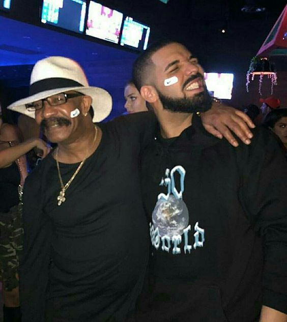 likhoa drake and dennis graham s bond grows stronger as they enjoy quality father son time 652ab173edca5 Drake And Dennis Graham's Bond Grows Stronger As They Enjoy Quality Father-son Time