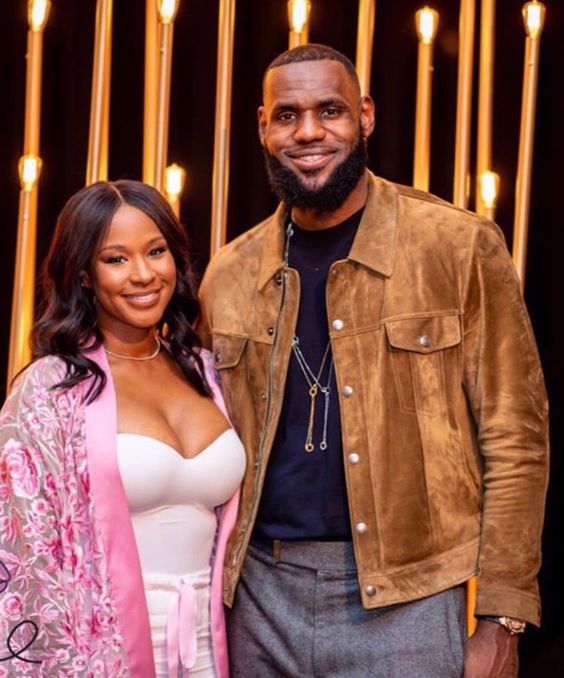 likhoa happy pictures of lebron james and his family over the years 652962a3a2d17 Happy Pictures Of Lebron James And His Family Over The Years