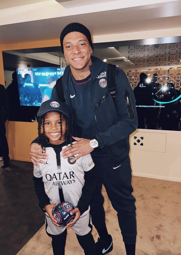 likhoa kim kardashian and her son saint met mbappe and kendall jenner while watching a soccer match in paris 6539e31d6b29e Kim Kardashian And Her Son Saint Met Mbappe And Kendall Jenner While Watching A Soccer Match In Paris
