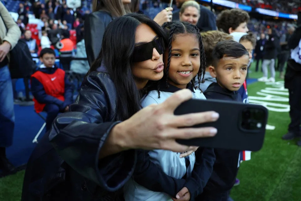 likhoa kim kardashian and her son saint met mbappe and kendall jenner while watching a soccer match in paris 6539e31f9cad2 Kim Kardashian And Her Son Saint Met Mbappe And Kendall Jenner While Watching A Soccer Match In Paris