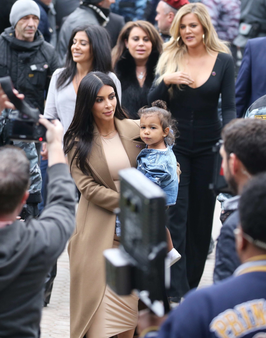 likhoa kim kardashian and khloe took daughter north west to visit their family s hometown in armenia unexpectedly meeting ex husband kanye west 653e8cf2846ba Kim Kardashian And Khloe Took Daughter North West To Visit Their Family's Hometown In Armenia, Unexpectedly Meeting Ex-husband Kanye West