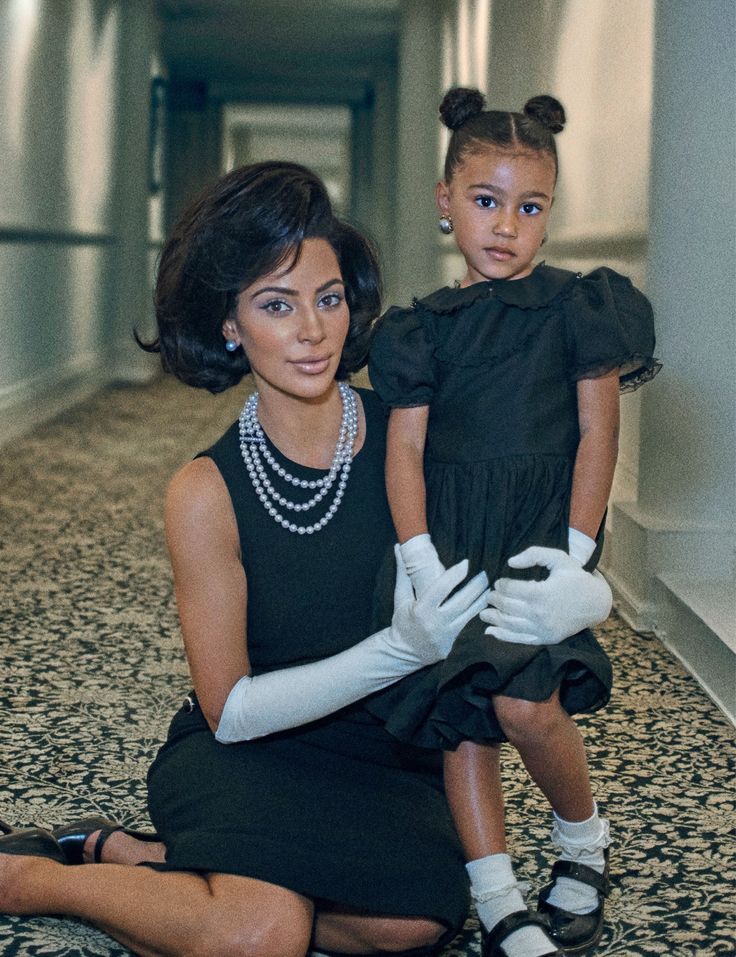 likhoa kim kardashian appeared in a new image that surprised everyone in the chanel jackie kennedy magazine set with her daughter north west 6536ad015e071 Kim Kardashian Appeared In A New Image That Surprised Everyone In The Chanel Jackie Kennedy Magazine Set With Her Daughter North West