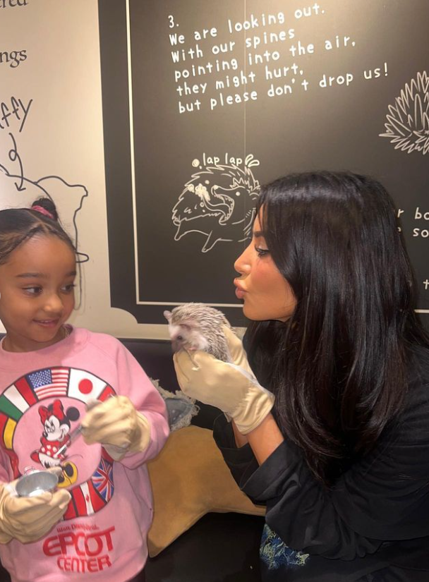likhoa kim kardashian shares warm and intimate photos with her children during her trip to japan 6536a13be1fe0 Kim Kardashian Shares Warm And Intimate Photos With Her Children During Her Trip To Japan