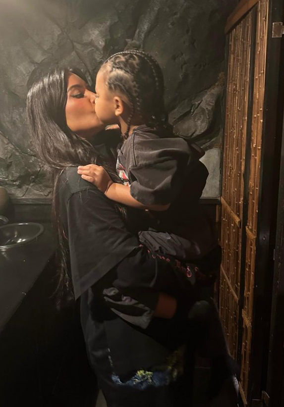likhoa kim kardashian shares warm and intimate photos with her children during her trip to japan 6536a13f4c0a0 Kim Kardashian Shares Warm And Intimate Photos With Her Children During Her Trip To Japan