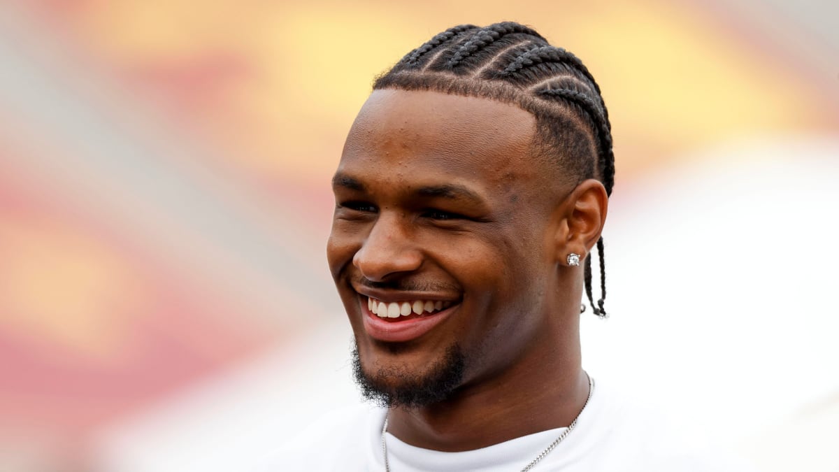 LeBron James and Wife Savannah Share Sweet Tribute to Eldest Son Bronny on His 19th Birthday 209 LeBron James Celebrates Bronny's 19th Birthday With Sweet Tribute - Parade: Entertainment, Recipes, Health, Life, Holidays