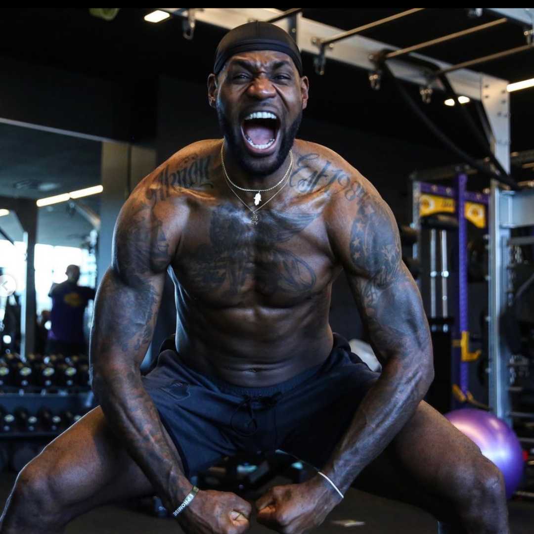likhoa lebron james and the secret of heavy gym exercises to get in shape like he is now 6523c9e485088 Lebron James And The Secret Of Heavy Gym Exercises To Get In Shape Like He Is Now