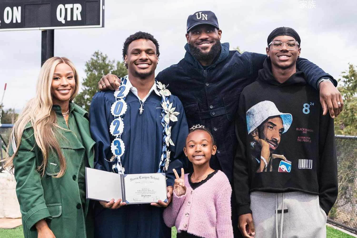 likhoa lebron james family was unexpectedly happy at son bronny s high school graduation ceremony at sierra canyon school 6533994f87a9a Lebron James' Family Was Unexpectedly Happy At Son Bronny's High School Graduation Ceremony At Sierra Canyon School