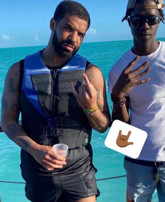 Paparazzi Accidentally Captured The Moment Drake Went On A Beach Trip
