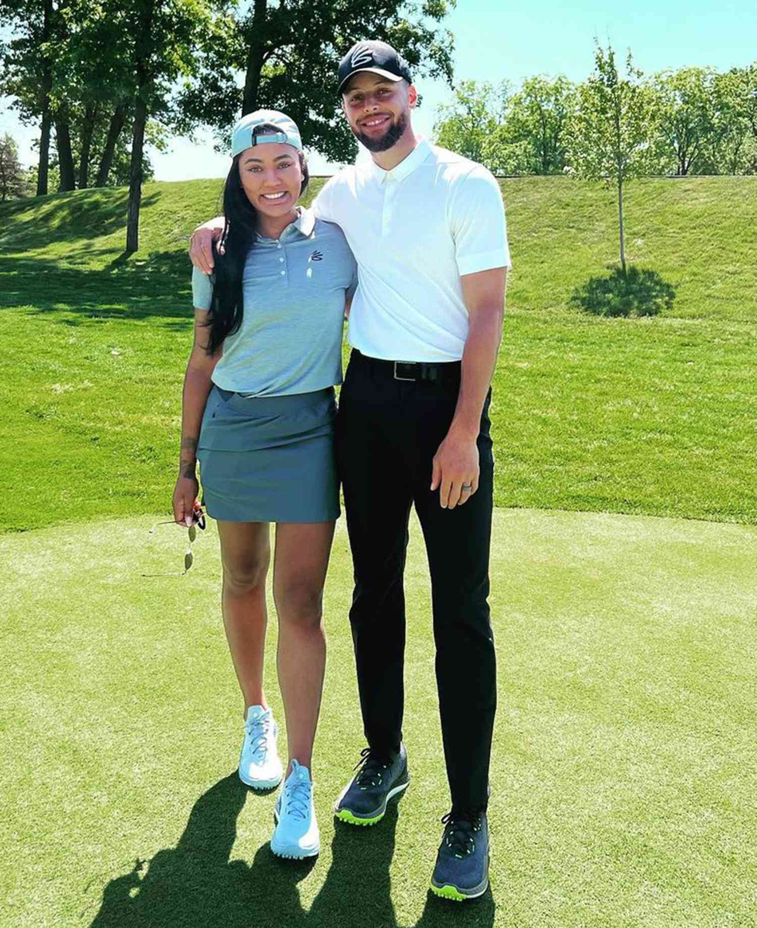 likhoa stephen curry and ayesha s family took their adorable children to an extremely adorable golf practice session 65312beb1501b Stephen Curry And Ayesha's Family Took Their Adorable Children To An Extremely Adorable Golf Practice Session