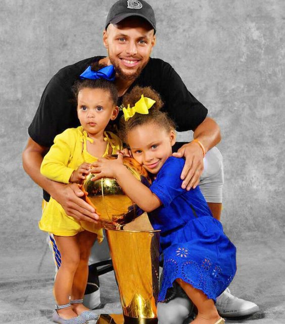 likhoa stephen curry s daughter little riley has grown up as beautiful as a muse going with her father to watch women s basketball games 653be1cf9e494 Stephen Curry's Daughter - Little Riley, Has Grown Up As Beautiful As A Muse, Going With Her Father To Watch Women's Basketball Games.