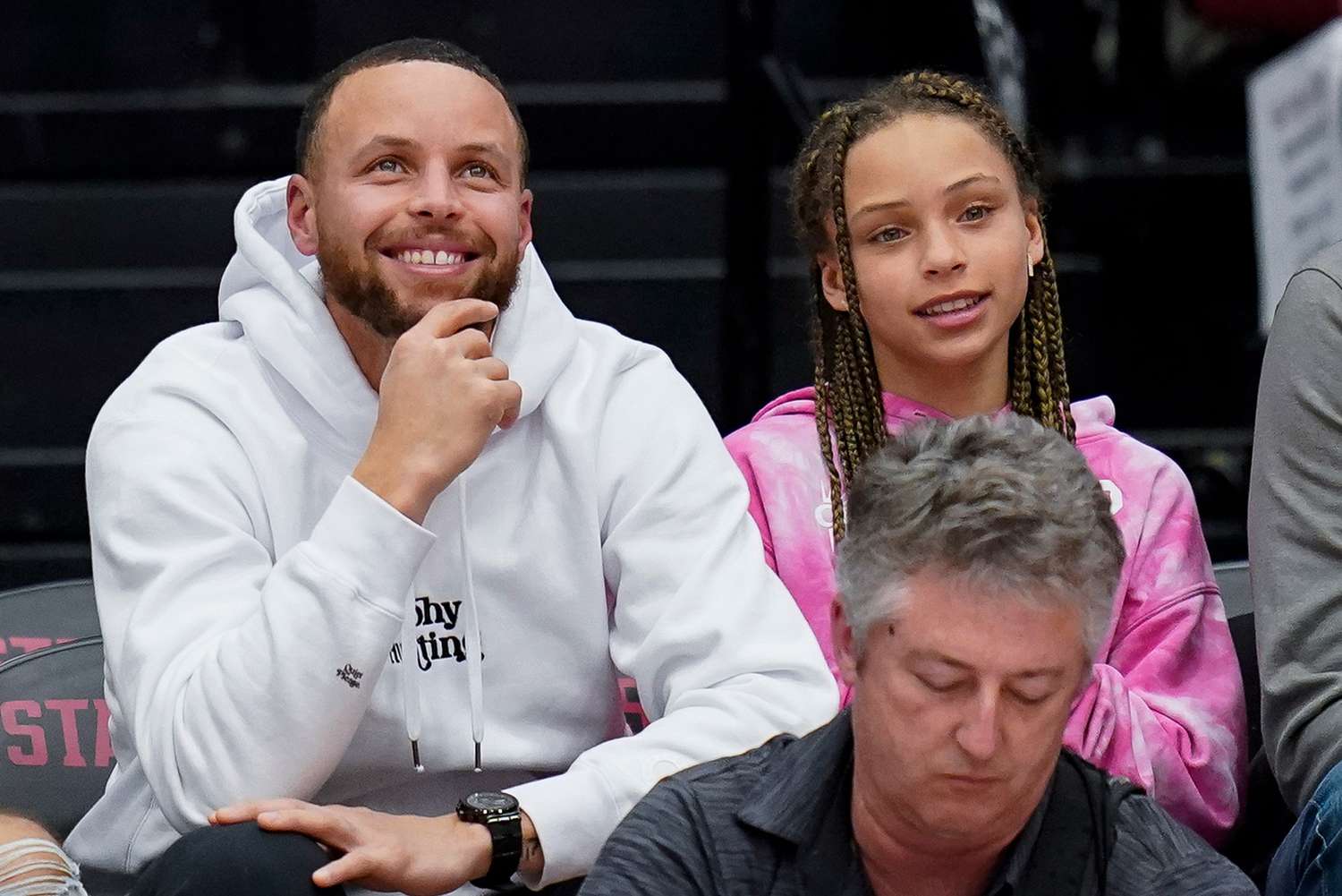 likhoa stephen curry s daughter little riley has grown up as beautiful as a muse going with her father to watch women s basketball games 653be1d2bfb87 Stephen Curry's Daughter - Little Riley, Has Grown Up As Beautiful As A Muse, Going With Her Father To Watch Women's Basketball Games.