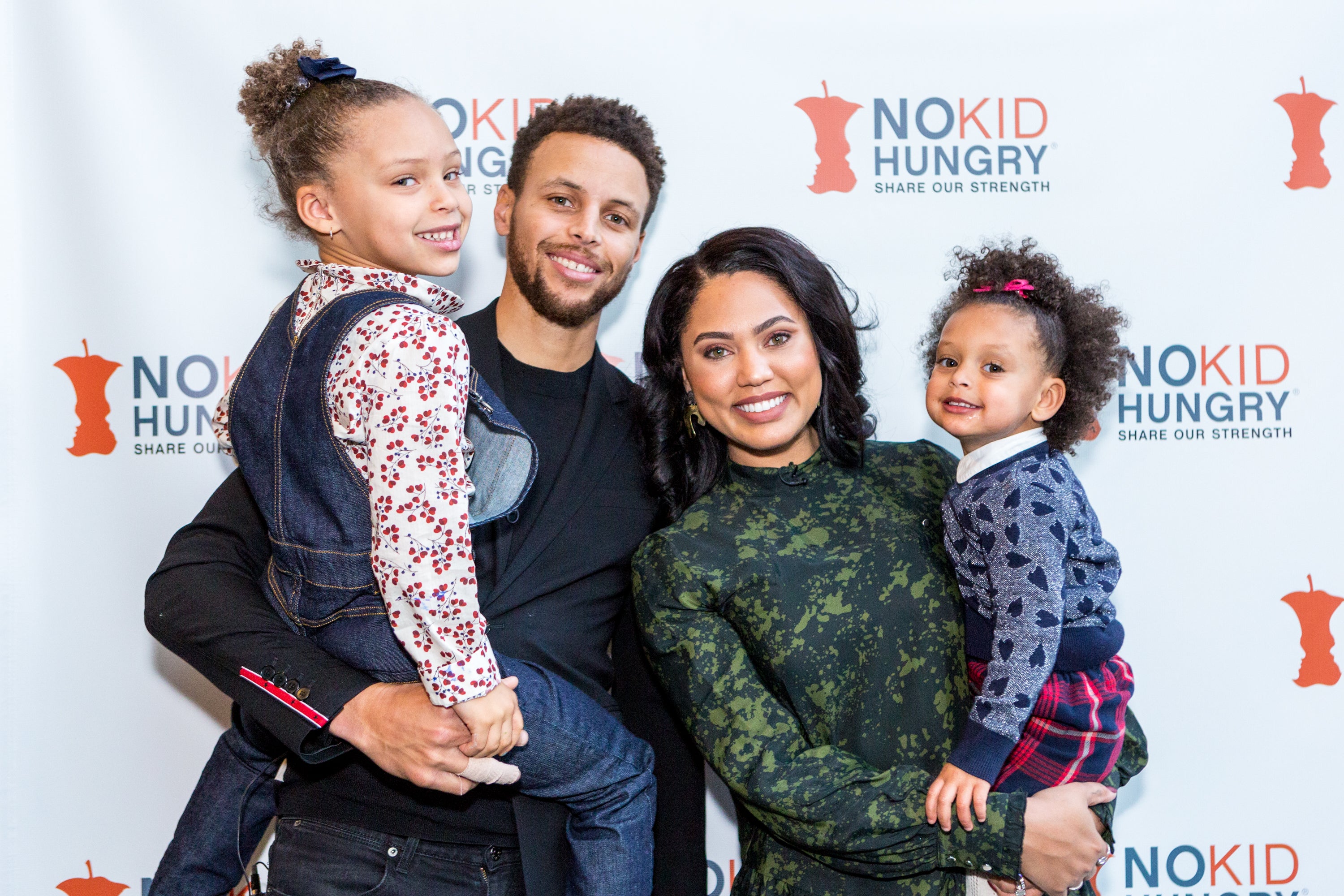likhoa meet stephen curry s daughter riley all the information about the curry family s adorable little girl 651a75dc681c3 Meet Stephen Curry's Daughter: Riley - All The Information About The Curry Family's Adorable Little Girl