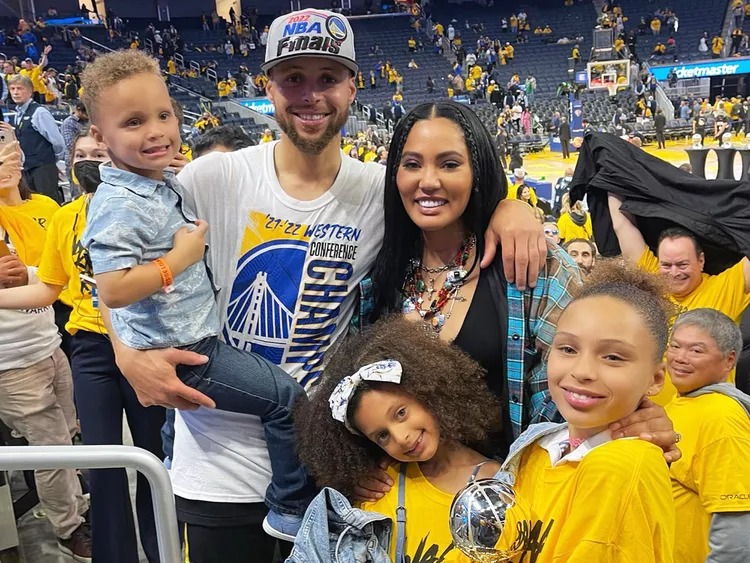 likhoa stephen curry s victory at the celebrity golf tournament this weekend a heartwarming celebration with son canon 652223bc8e65c Stephen Curry's Victory At The Celebrity Golf Tournament This Weekend: A Heartwarming Celebration With Son Canon
