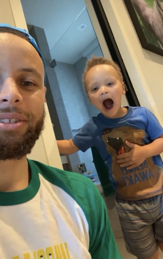 likhoa stephen curry celebrates victory with surprise birthday gift and sweet moment with his son canon curry 651e6274b3b2d Stephen Curry Celebrates Victory With Surprise Birthday Gift And Sweet Moment With His Son - Canon Curry