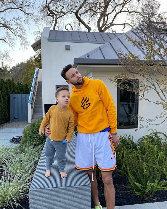 likhoa stephen curry celebrates victory with surprise birthday gift and sweet moment with his son canon curry 651e62770244b Stephen Curry Celebrates Victory With Surprise Birthday Gift And Sweet Moment With His Son - Canon Curry