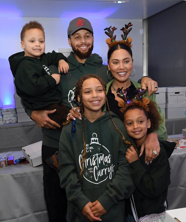 likhoa stephen curry surprised the world by revealing little known things about his family including dell curry and ayesha 652e0ac9f2327 Stephen Curry Surprised The World By Revealing Little-known Things About His Family Including Dell Curry And Ayesha