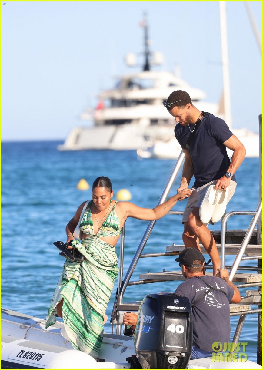 likhoa to please his wife stephen curry took ayesha curry to hawaii island to watch the sunset and enjoy the symphony of the sea worth million 653391b8b4e24 To Please His Wife, Stephen Curry Took Ayesha Curry To Hawaii Island To Watch The Sunset And Enjoy The Symphony Of The Sea Worth $2.6 Million.