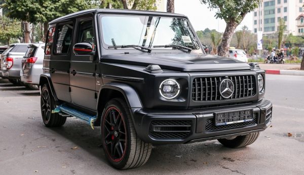 mercedes benz g63 2021 2022 moi mau den 3 600x346 1 What Few People Know Is That Drake Surprised The Whole World When He Gave Kylie Jenner A Mercedes-amg G63 Car Filled With Roses To Express His Love For Her.