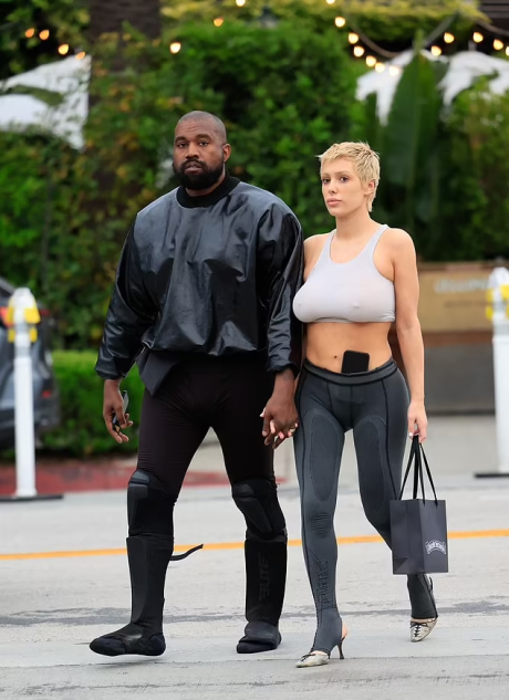 bao kim kardashian and everyone were taken aback by kanye west and his wife as they showcased their winter streetwear collection 654ea9b076abc Kim Kardashian And Everyone Were Taken Aback By Kanye West And His Wife As They Showcased Their Winter Streetwear Collection.