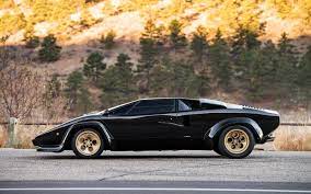 bao lamborghini countach lp periscopio the epitome of s italian design 655799e294800 Lamborghini Countach Lp400 “periscopio” – The Epitome Of 1970s Italian Design