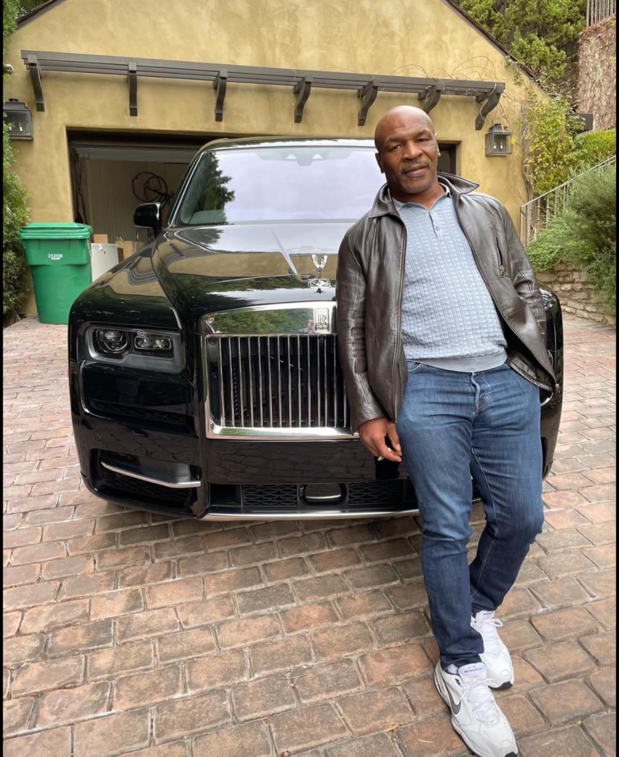 bao mike tyson s hobbies surpass everyone s imagination as he owns a supercar for leisurely drives while accompanied by his pet white tiger 65446ffc270d1 Mike Tyson's Hobbies Surpass Everyone's Imagination As He Owns A Supercar For Leisurely Drives While Accompanied By His Pet White Tiger.