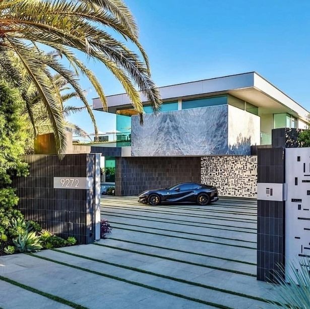 likhoa explore the super luxurious new million mansion of basketball star lebron james and his adorable family 6558788a42e38 Explore The Super Luxurious New $52 Million Mansion Of Basketball Star Lebron James And His Adorable Family