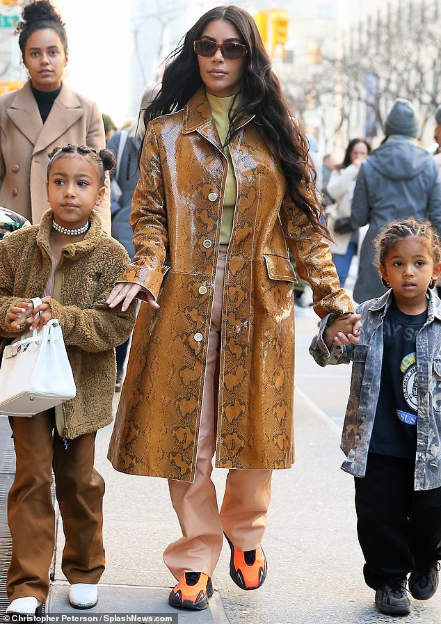 likhoa kim kardashian and north and saint celebrate thanksgiving in special outfits while shopping in san francisco 6560c0c9eea14 Kim Kardashian And North And Saint Celebrate Thanksgiving In Special Outfits While Shopping In San Francisco