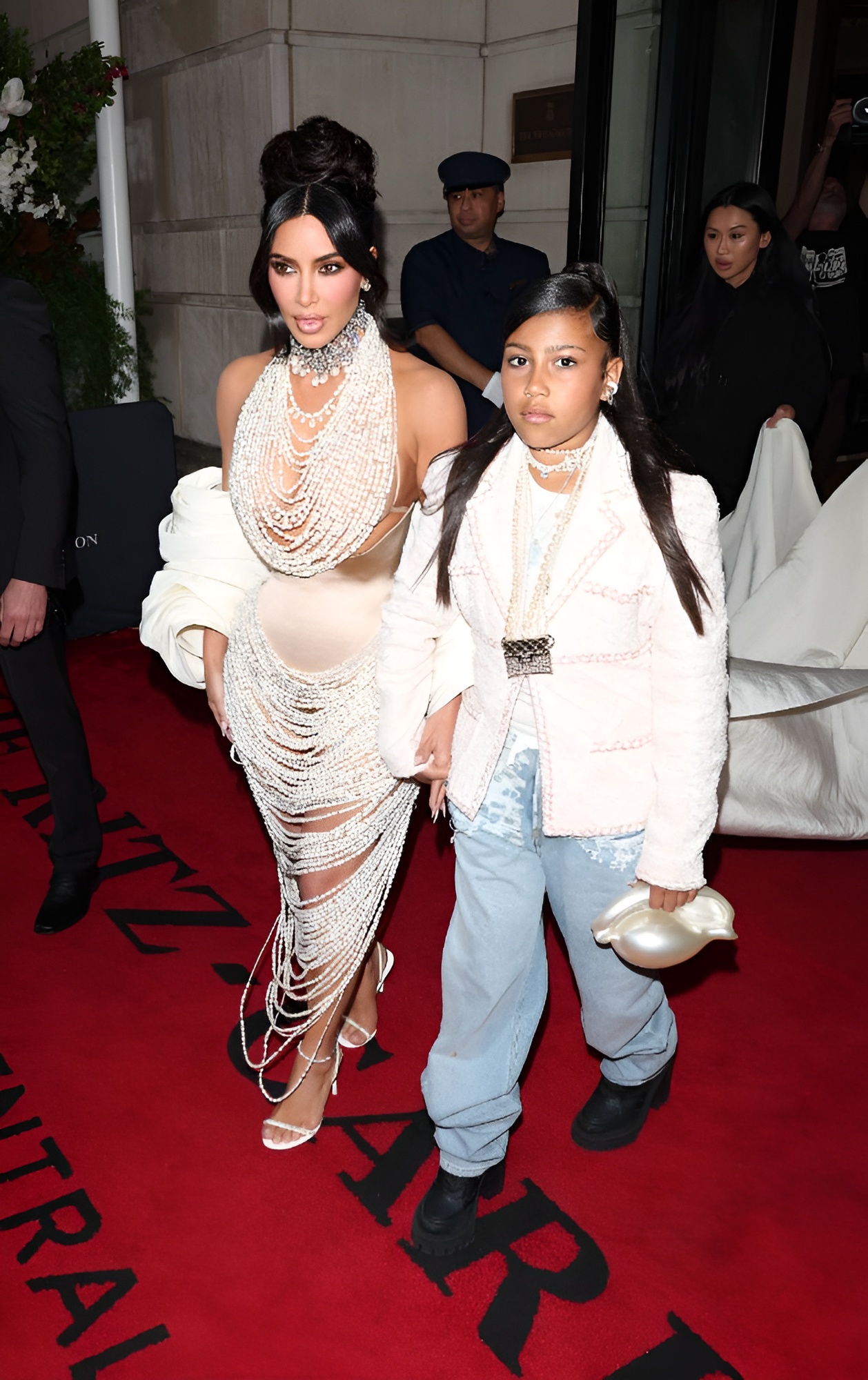 likhoa kim kardashian s daughter north west suddenly became a new fashion icon when she personally designed items for her mother and aunt kendall to attend high profile events 65620ee8413ca Kim Kardashian's Daughter, North West, Suddenly Became A New Fashion Icon When She Personally Designed Items For Her Mother And Aunt Kendall To Attend High-profile Events.