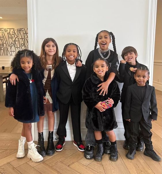 likhoa kim kardashian s first rare photos taken with her children after years these moments are all precious treasures to me copy 6567881150a91 Kim Kardashian's First Rare Photos Taken With Her Children After 10 Years: 'These Moments Are All Precious Treasures To Me' - Copy